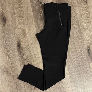 NWOT Romeo & Juliet Couture Black Joggers with Zipper